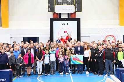 Engelliler Yararına Yapılan (KELEBEK ÇOCUKLAR DERNEĞİ) Kuruluşlar Arası Açık Masa Tenisi Turnuvası Sona Erdi. Erkeklerde NOVARTİS, Kadınlarda BİLSON GÖRÜNTÜLEME Takımları Şampiyon Oldu...!