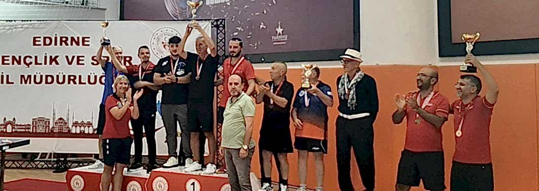 4.Edirne Kuruluşlararası Açık İkili Takım Masa Tenisi Dostluk Turnuvası sona erdi.